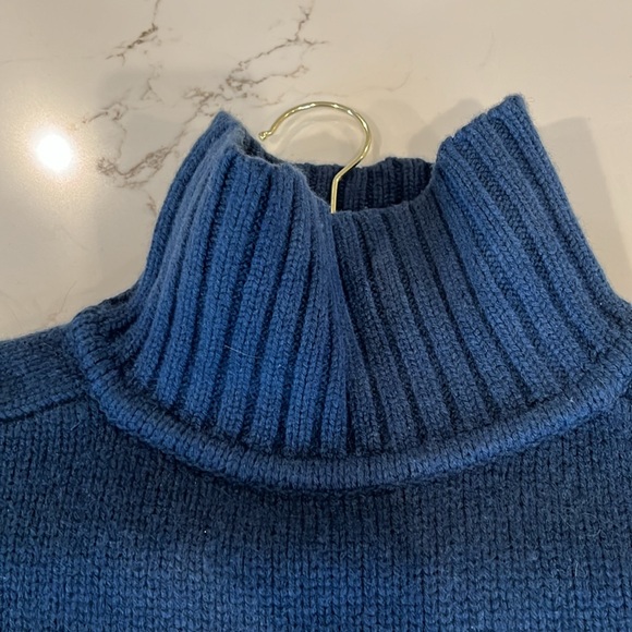 Demylee wool drop shoulder sweater size smalll - Picture 9 of 9